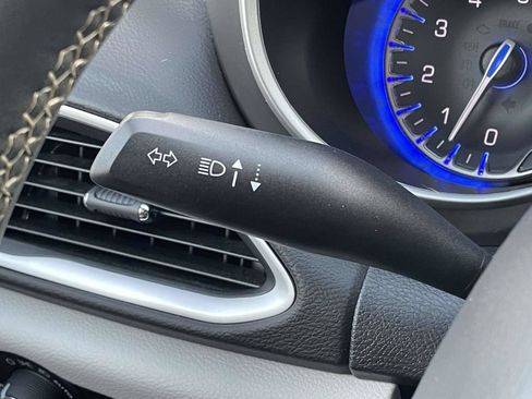 Used 2024 Chrysler Pacifica Touring-L FWD image 21