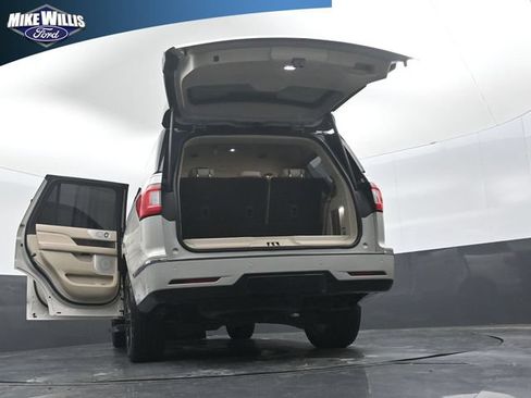 Used 2020 Lincoln Navigator Reserve w/ Equipment Group 208A Reserve RWD image 30