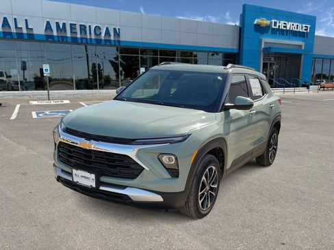 New 2026 Chevrolet TrailBlazer LT w/ Convenience Package AWD/4WD image 1