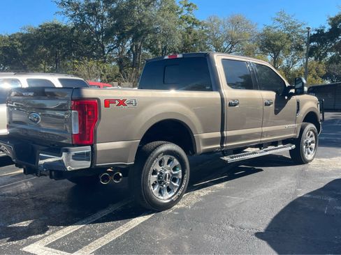 Used 2018 Ford F250 Lariat w/ Chrome Package image 11
