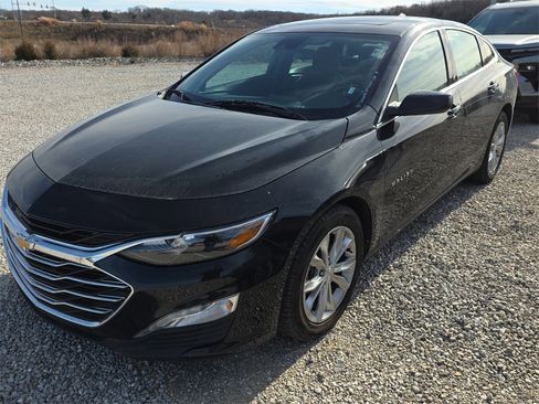 Used 2024 Chevrolet Malibu LT image 3