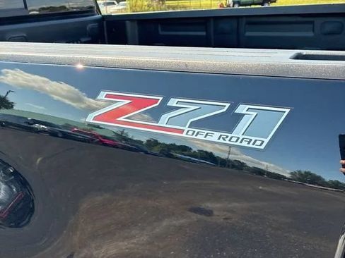 Used 2017 Chevrolet Colorado Z71 AWD/4WD image 19