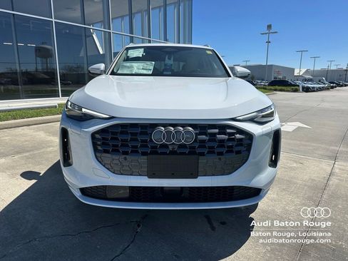 New 2025 Audi Q5 Premium Plus w/ Premium Plus AWD/4WD image 2