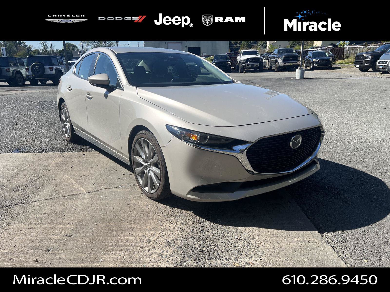 Used 2023 MAZDA MAZDA3 s FWD image 1