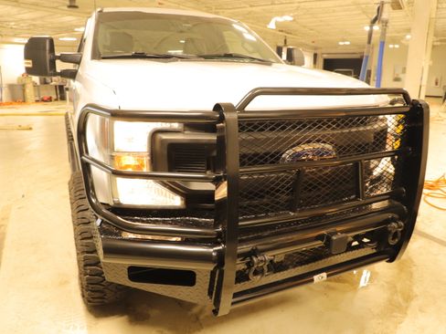 Used 2022 Ford F350 XL w/ Power Equipment Group image 2