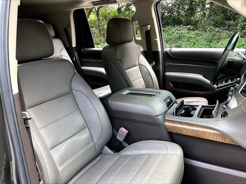 Used 2020 GMC Yukon Denali RWD image 29
