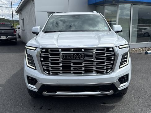 New 2026 GMC Yukon Denali w/ Denali Reserve Package AWD/4WD image 8