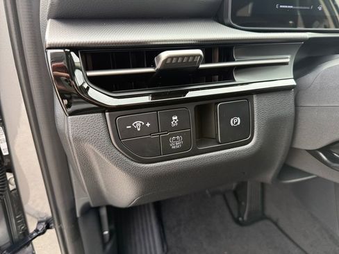 New 2026 Kia Sportage LX image 16