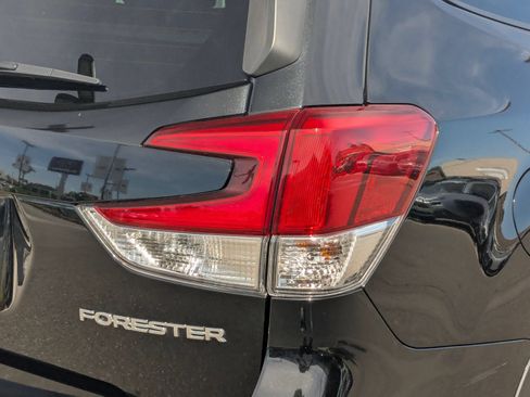Certified 2023 Subaru Forester Premium AWD/4WD image 12
