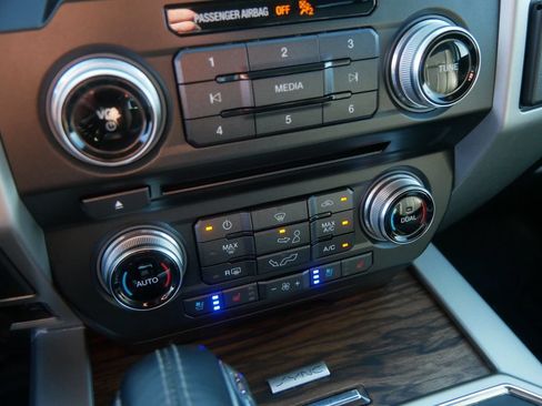 Used 2018 Ford F150 Lariat w/ Equipment Group 502A Luxury AWD/4WD image 29