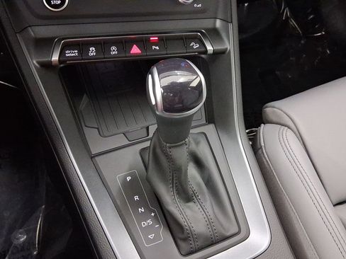 New 2025 Audi Q3 2.0T Premium image 16