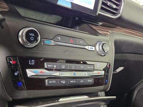 Used 2020 Ford Explorer Limited w/ Class III Trailer Tow Package AWD/4WD image 21