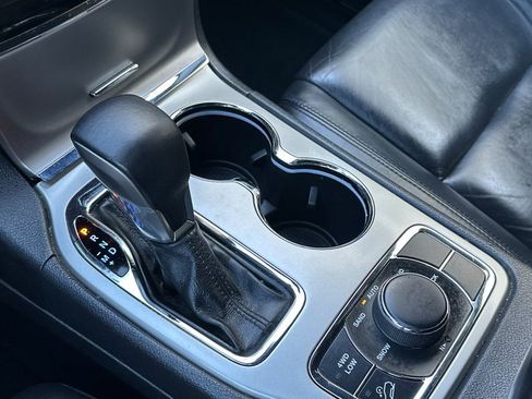 Used 2019 Jeep Grand Cherokee Limited image 19