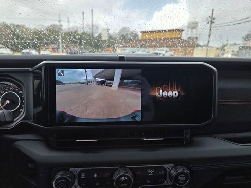 Used 2026 Jeep Gladiator Mojave image 17