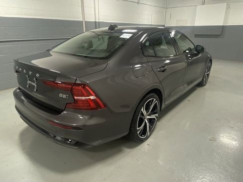 Certified 2025 Volvo S60 B5 Core image 3