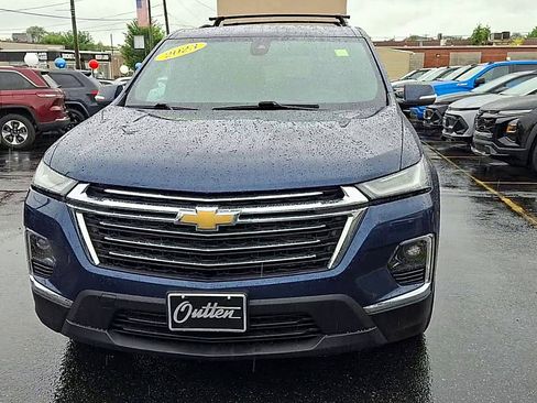 Certified 2023 Chevrolet Traverse LT image 3