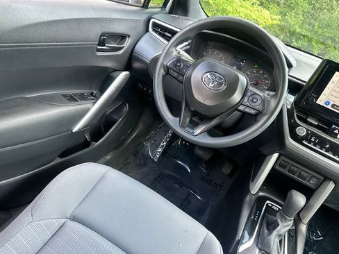 Used 2024 Toyota Corolla Cross AWD Hybrid image 20