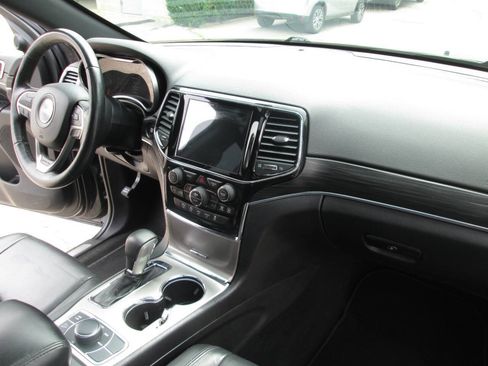 Used 2019 Jeep Grand Cherokee Limited AWD/4WD image 22
