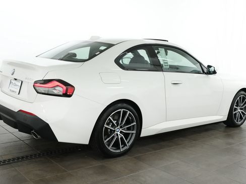 Used 2025 BMW 230i xDrive Coupe w/ Premium Package AWD/4WD image 5