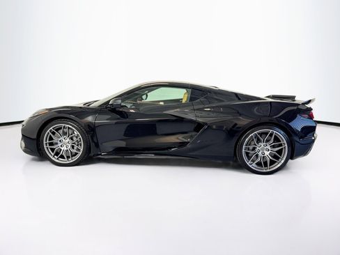 Used 2023 Chevrolet Corvette Z06 image 2