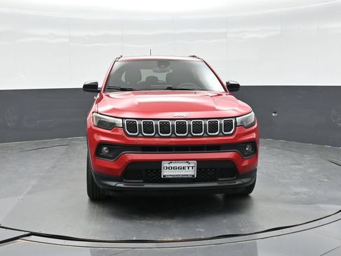 Used 2024 Jeep Compass Latitude AWD/4WD image 20