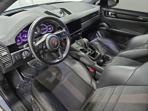 Certified 2023 Porsche Cayenne Turbo GT AWD/4WD image 4