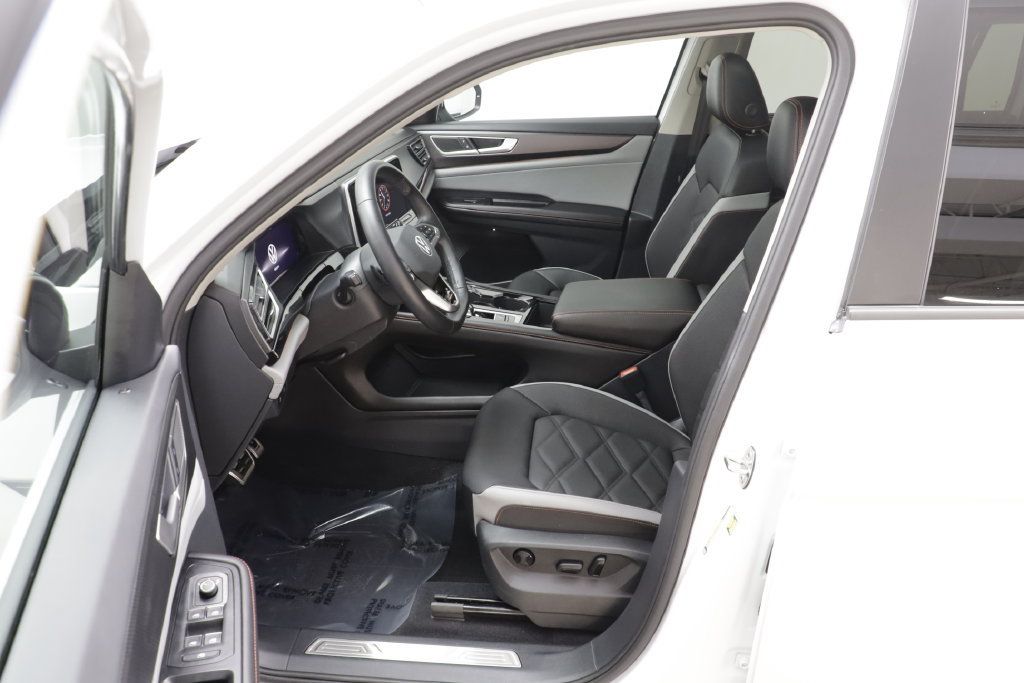 Used 2026 Volkswagen Atlas Peak Edition AWD/4WD image 6
