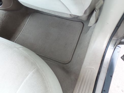 Used 2006 Ford Taurus SE FWD image 32