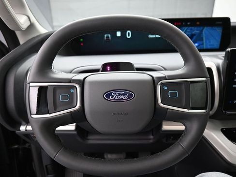 New 2025 Ford Expedition Active image 14