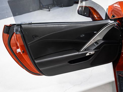 Used 2015 Chevrolet Corvette Z06 w/ Battery Protection Package image 17