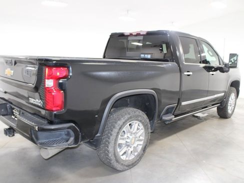 Used 2024 Chevrolet Silverado 2500 High Country w/ High Country Premium Package AWD/4WD image 9