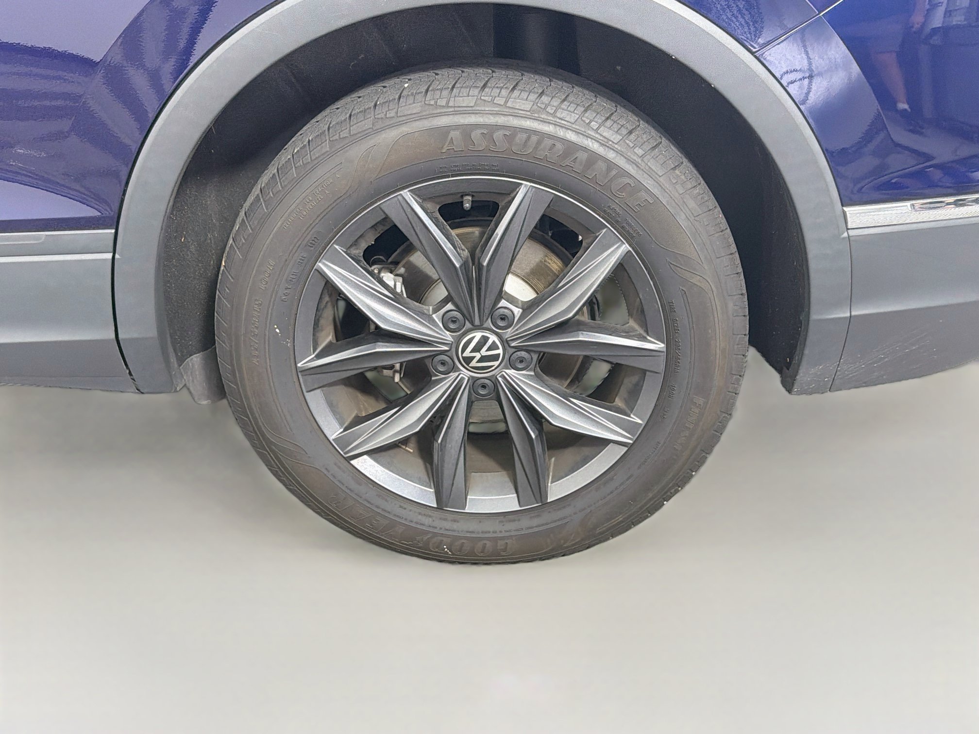 Used 2023 Volkswagen Tiguan SE FWD image 11