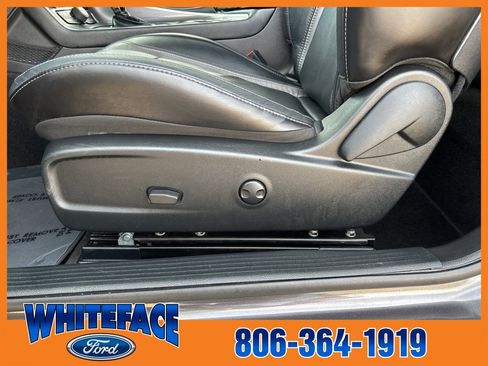 Used 2022 Dodge Challenger SXT w/ Plus Package image 13