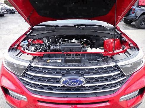 Used 2023 Ford Explorer XLT w/ Equipment Group 202A AWD/4WD image 6