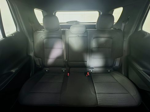 Used 2025 Chevrolet Equinox LT FWD image 30