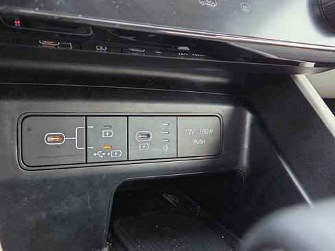 Certified 2025 Hyundai Tucson SEL AWD/4WD image 13