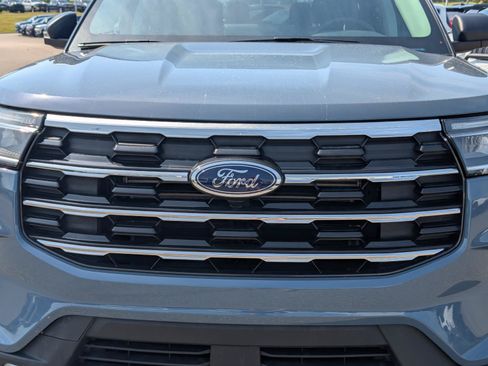 Used 2026 Ford Explorer Active w/ Active Comfort Package RWD image 9
