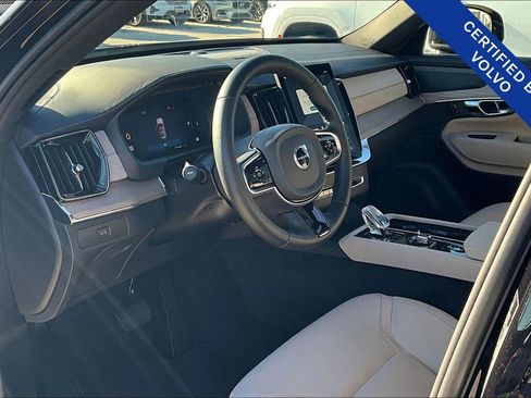 Certified 2025 Volvo XC90 B6 Plus image 17