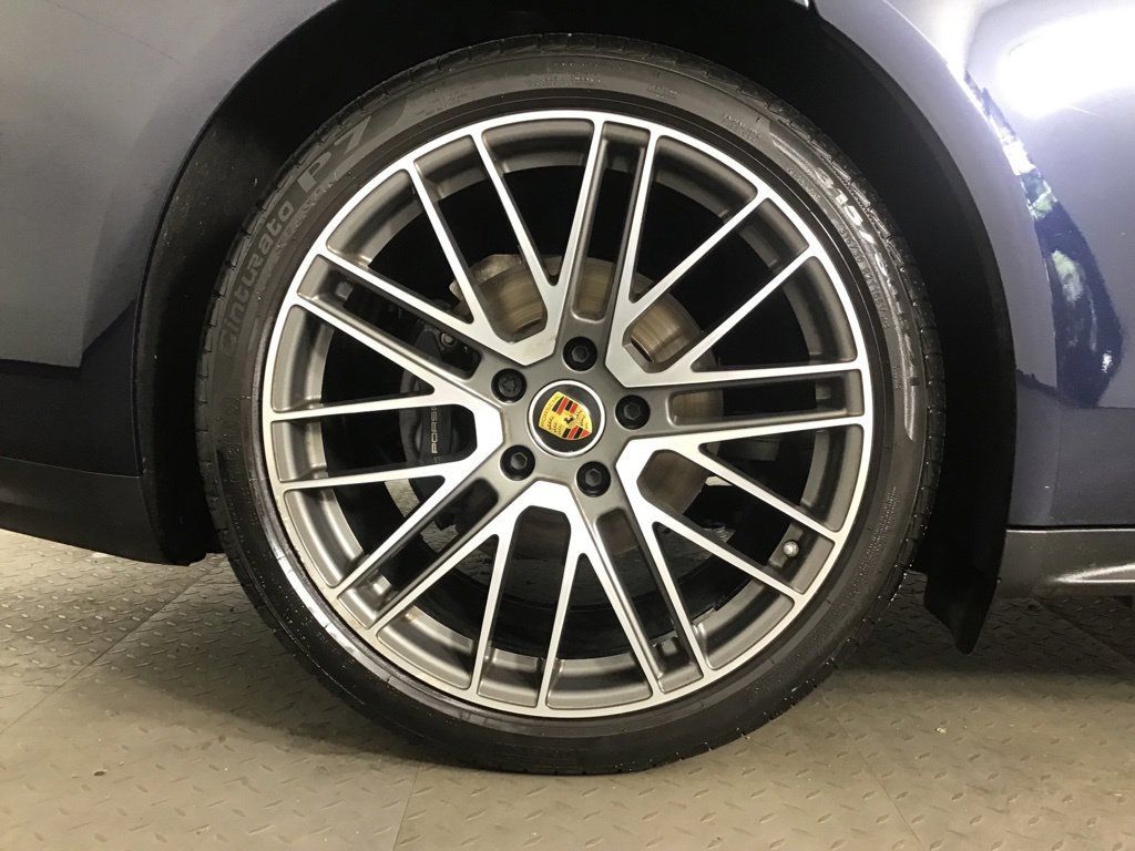 Certified 2023 Porsche Panamera image 13