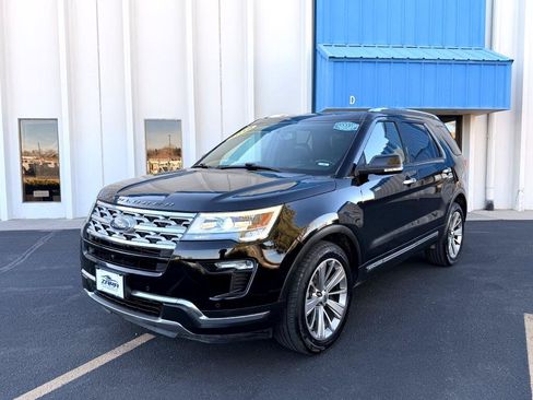Used 2018 Ford Explorer Limited image 3