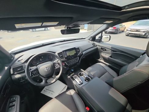 Certified 2025 Honda Passport Black Edition image 28