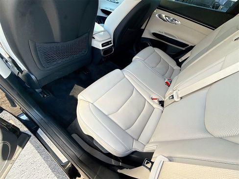 Used 2024 Genesis GV70 2.5T image 27