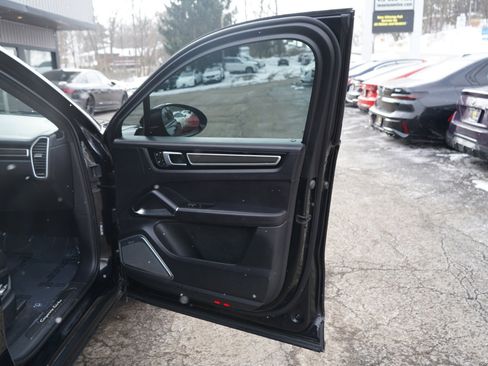 Used 2021 Porsche Cayenne Turbo image 72