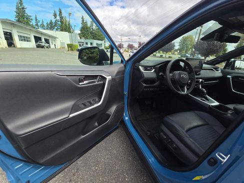 Used 2024 Toyota RAV4 XSE w/ Advanced Technology Package AWD/4WD image 20