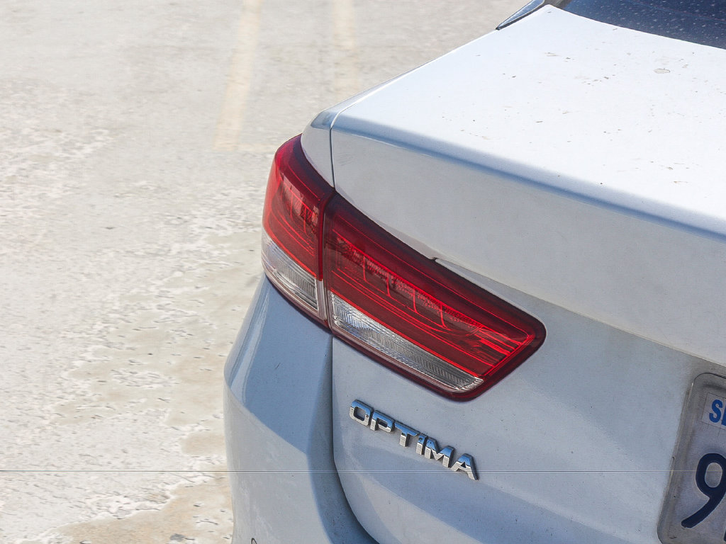 Used 2016 Kia Optima EX w/ Premium Package FWD image 7