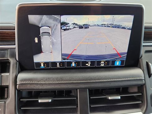 Used 2021 Chevrolet Suburban High Country image 17