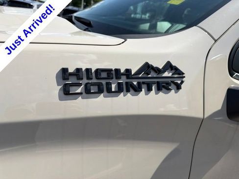 Used 2026 Chevrolet Silverado 1500 High Country w/ Technology Package AWD/4WD image 11