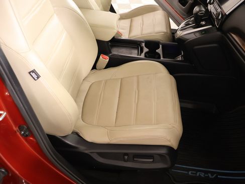 Used 2017 Honda CR-V Touring image 13