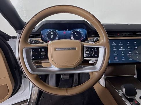 Used 2025 Land Rover Range Rover Long Wheelbase SE AWD/4WD image 12