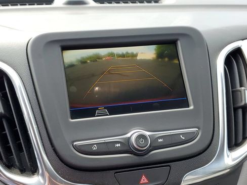 Used 2019 Chevrolet Equinox LT FWD image 16